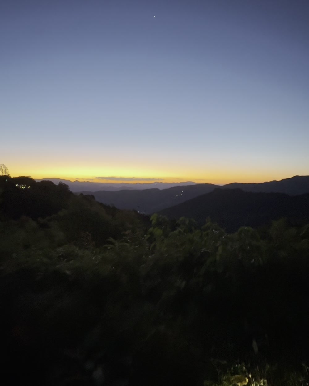 Serra ao amanhecer, ambiente para uma prática de yoga
